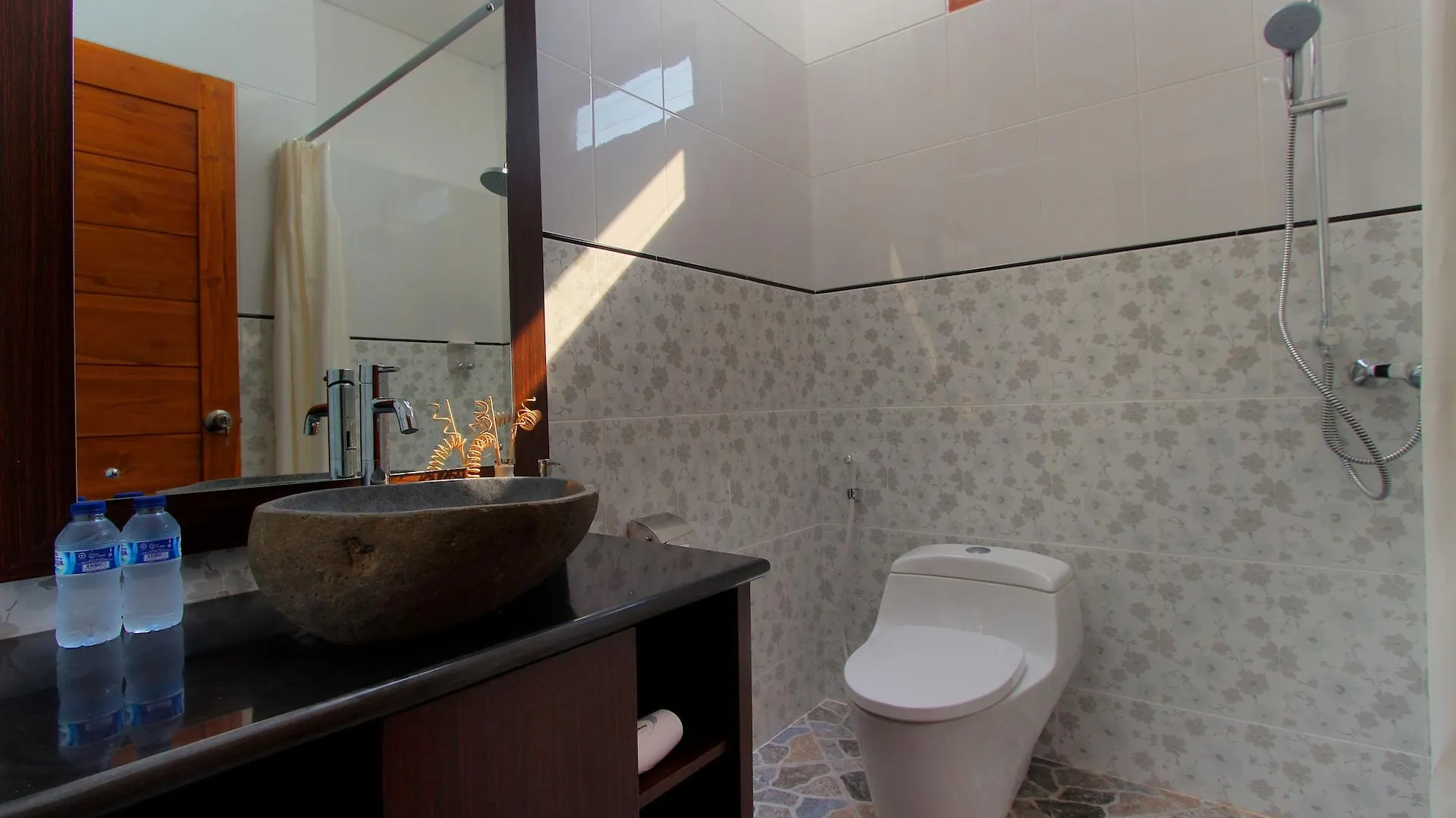 Hotel Lotus Tirta Seminyak